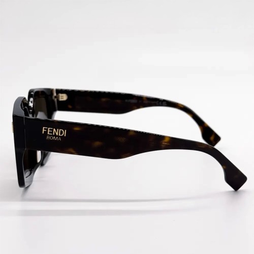 Fendi - Sunglasses - FE40162F - 52E - 54